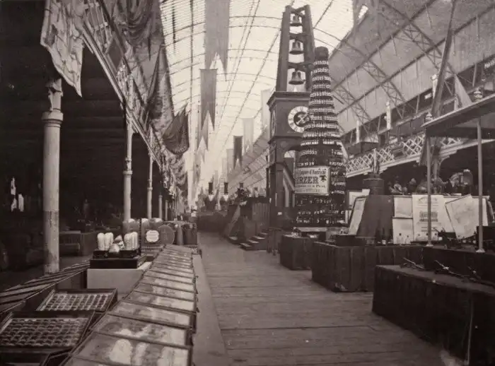 Выставка фотографий, сделанных в 19 веке на заре фотографического искусства