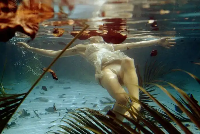 Завораживающие сцены из кино в каждом кадре. Фотограф Уинг Шья