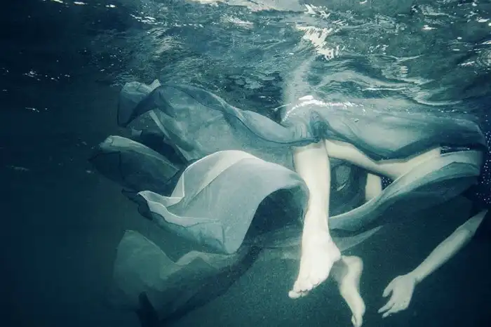 Завораживающие сцены из кино в каждом кадре. Фотограф Уинг Шья