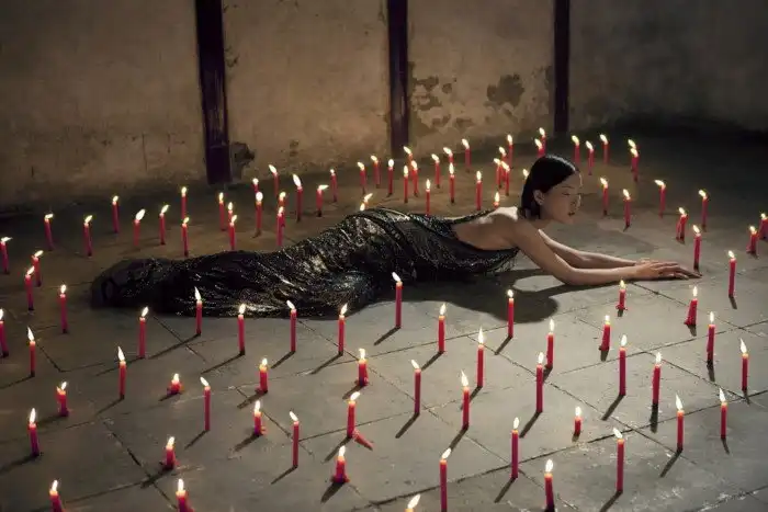 Завораживающие сцены из кино в каждом кадре. Фотограф Уинг Шья