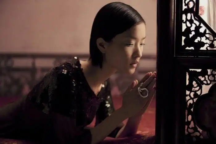 Завораживающие сцены из кино в каждом кадре. Фотограф Уинг Шья