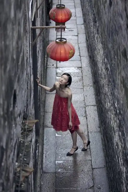 Завораживающие сцены из кино в каждом кадре. Фотограф Уинг Шья