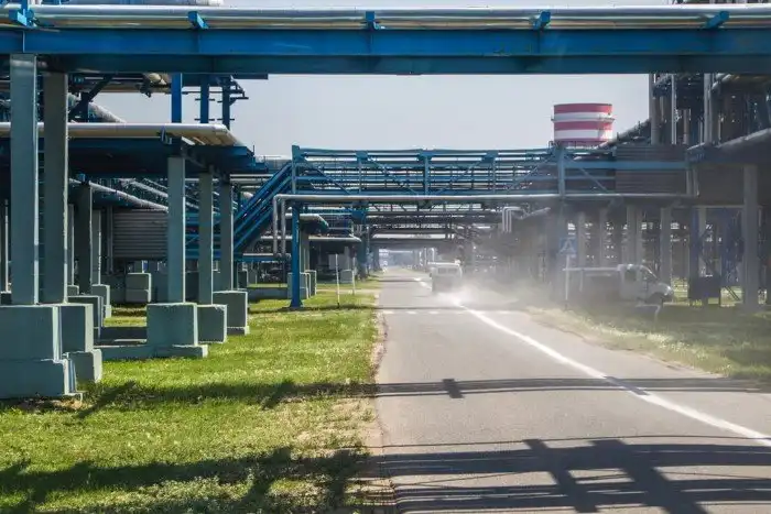 Как работает крупнейший нефтеперерабатывающий завод в России