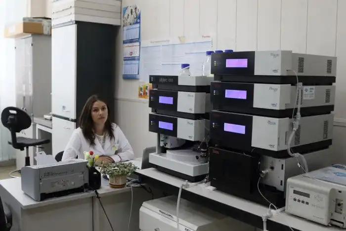 Как работает крупнейший нефтеперерабатывающий завод в России