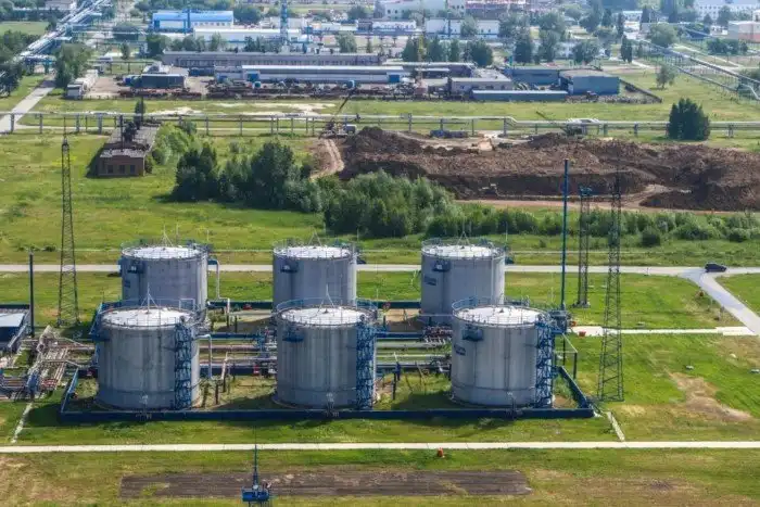 Как работает крупнейший нефтеперерабатывающий завод в России