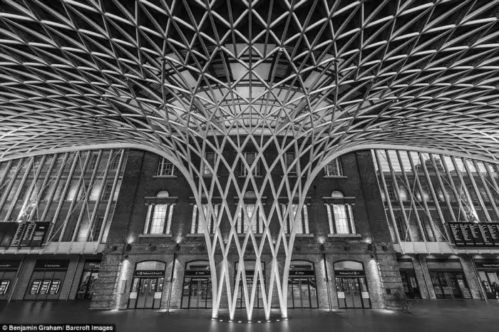 Не хватает только зомби: как выглядит Лондон в предрассветные часы