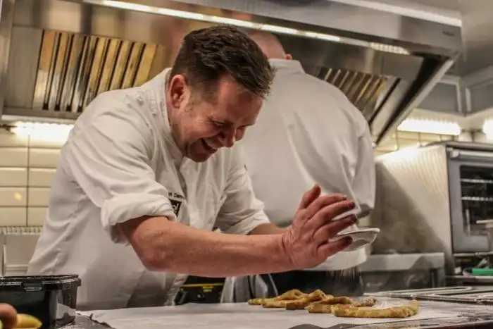 Как не ударить в грязь лицом в модном дорогом ресторане: 12 самых распространённых ошибок