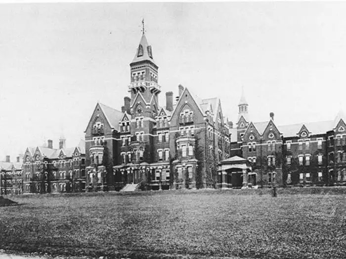 15 самых красивых тюрем и психлечебниц мира