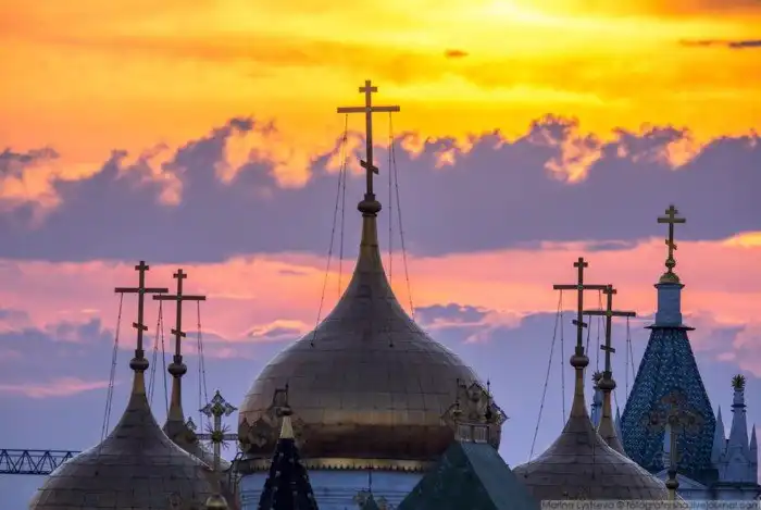 Как солнце вставало над Кремлем