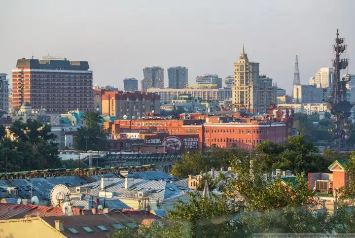 Как солнце вставало над Кремлем