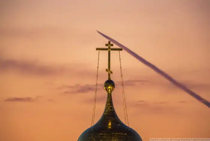 Как солнце вставало над Кремлем