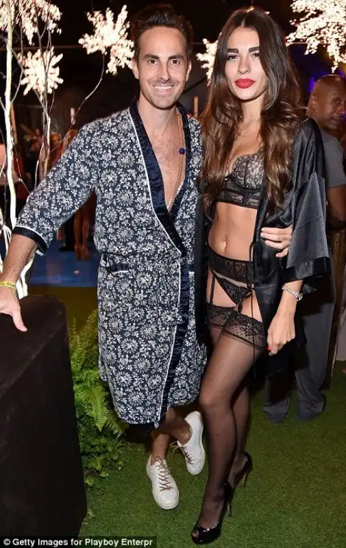 Малинник без садовника: ежегодная вечеринка в особняке Playboy прошла без Хью Хефнера