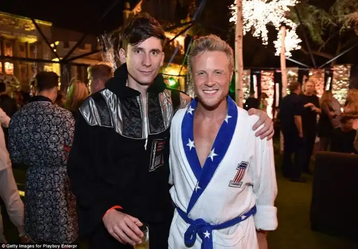 Малинник без садовника: ежегодная вечеринка в особняке Playboy прошла без Хью Хефнера