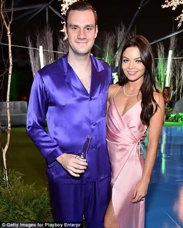 Малинник без садовника: ежегодная вечеринка в особняке Playboy прошла без Хью Хефнера