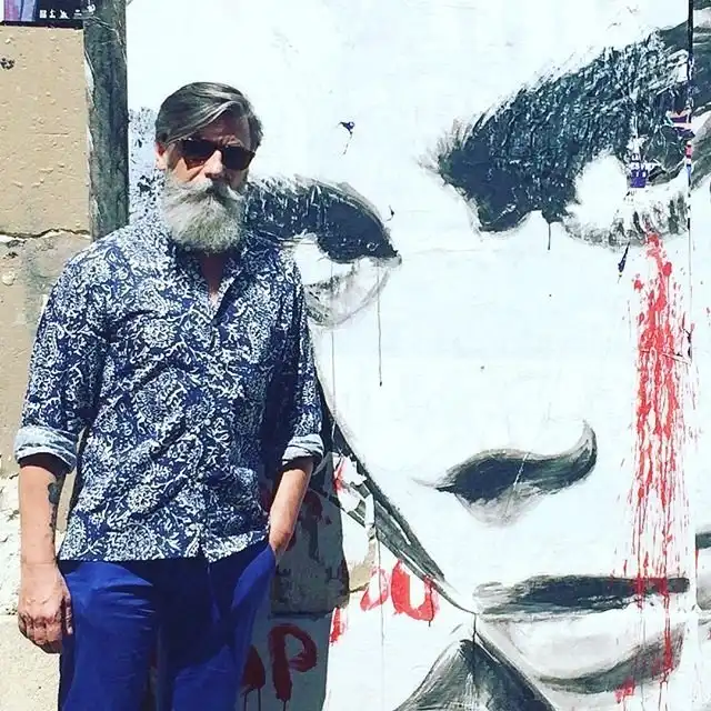 60-летний француз отрастил длинную густую бороду и стал моделью