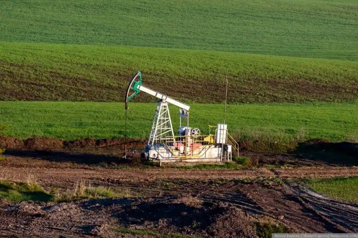 Как бурят скважины для нефти и газа?