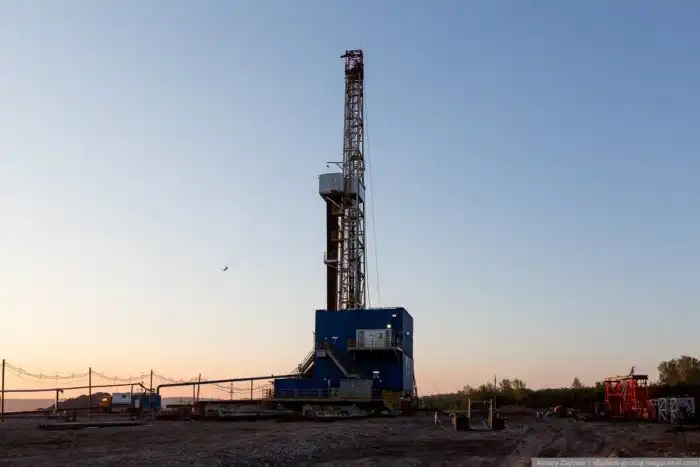 Как бурят скважины для нефти и газа?