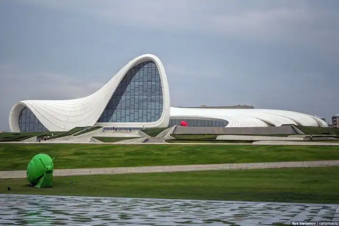 Самое красивое здание Азербайджана