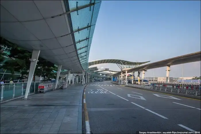 Один из самых крутых аэропортов мира