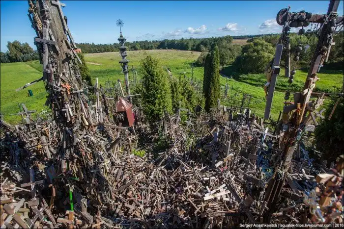 Странные места мира. Гора крестов в Литве