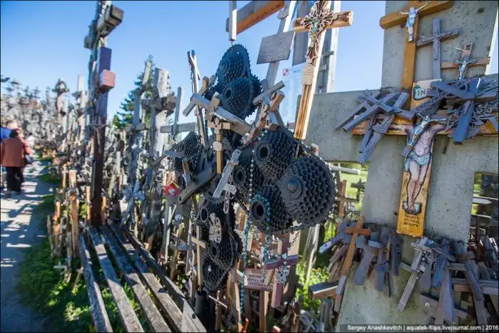 Странные места мира. Гора крестов в Литве