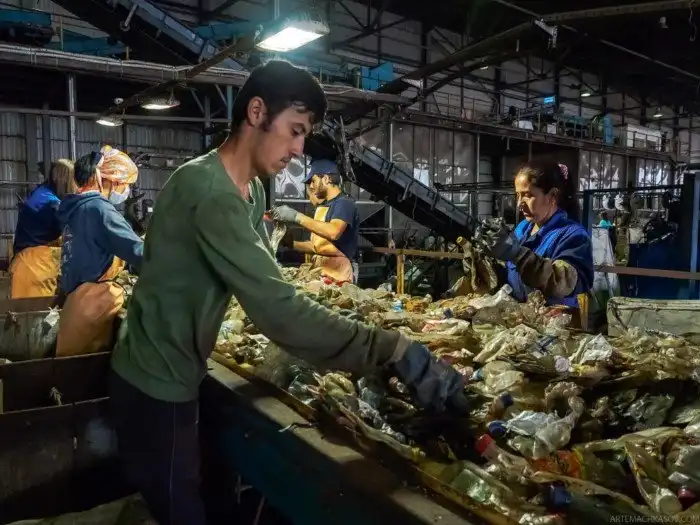 Как перерабатывают пластиковые бутылки