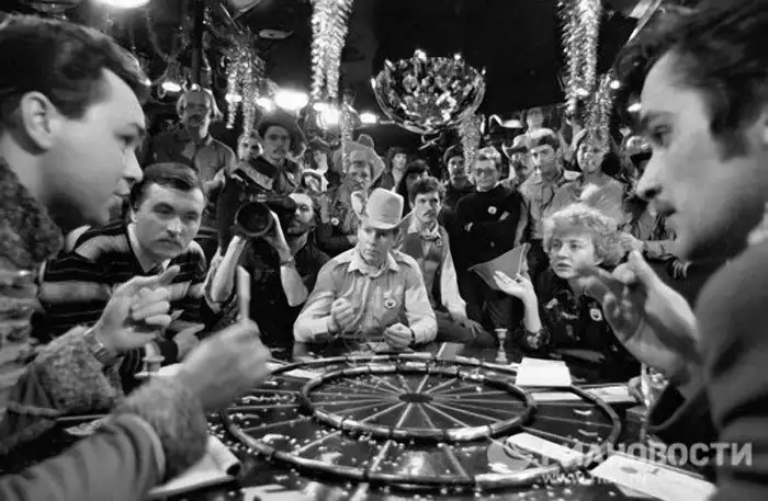 41 год назад вышла первая передача “Что? Где? Когда?”