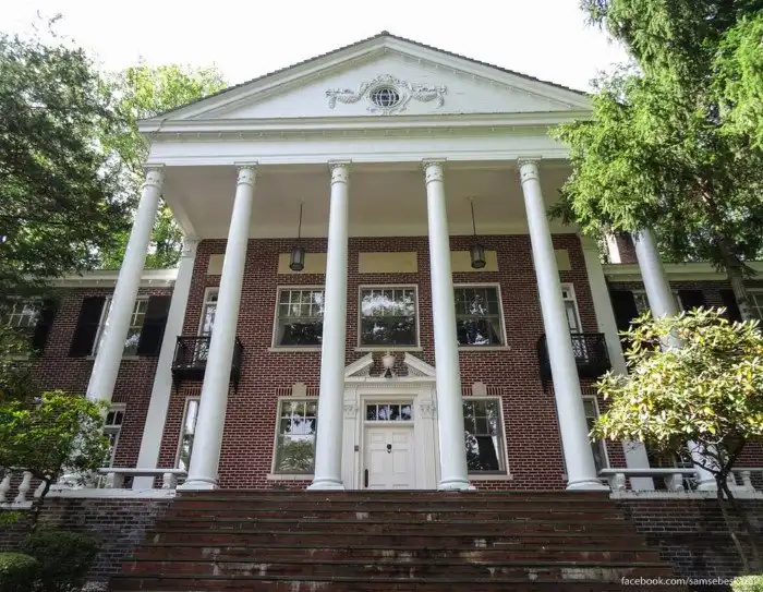 Дворец за миллион долларов