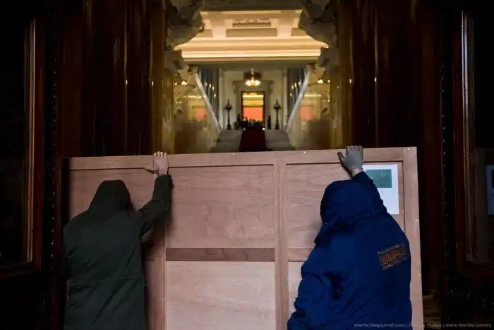 Как монтируют искусство в Эрмитаже