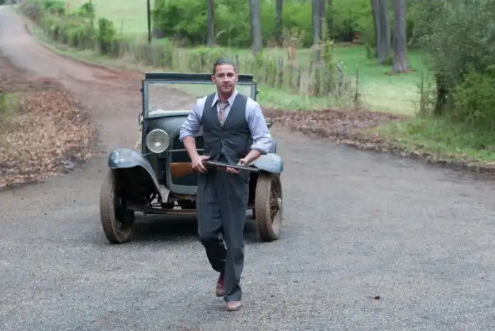 10 случаев, когда актеры напивались, чтобы сыграть свою роль