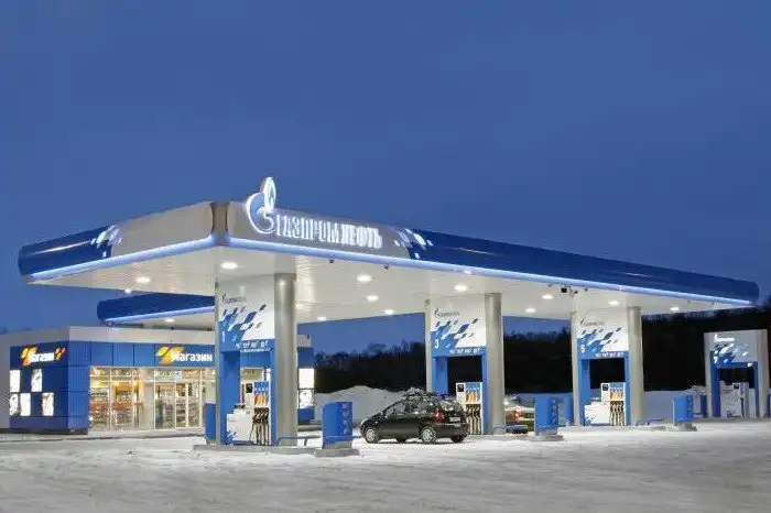 Как безопасно водить машину зимой