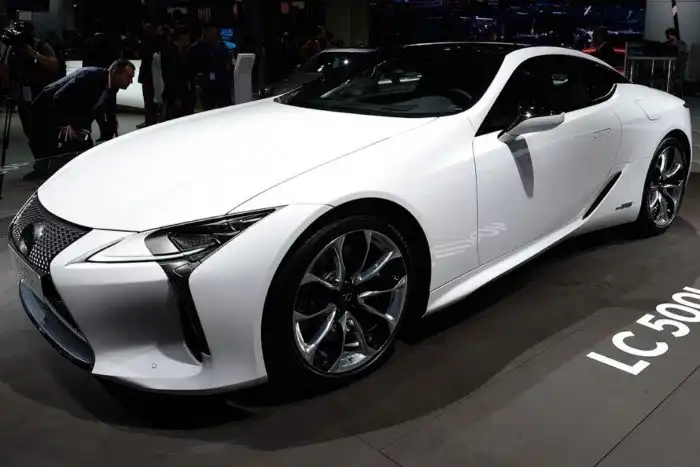 Парижский автосалон 2016