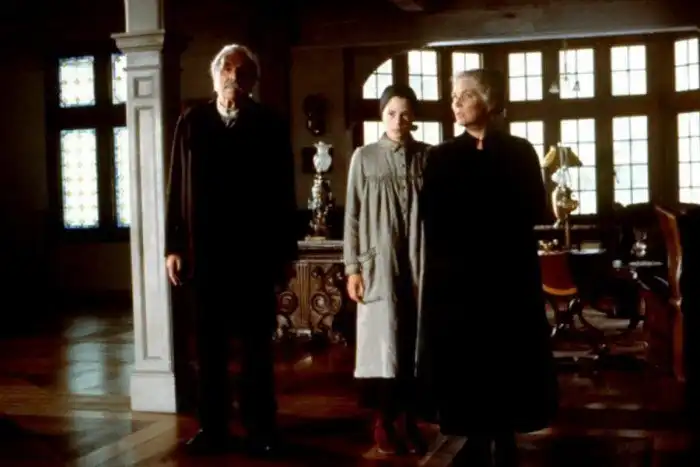 15 самых пугающих домов в фильмах ужасов