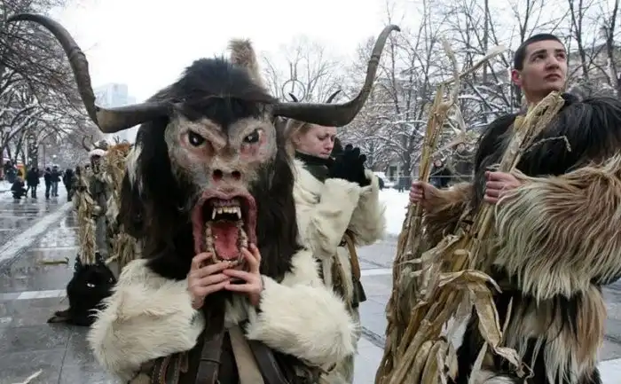 15 самых странных новогодних традиций народов мира