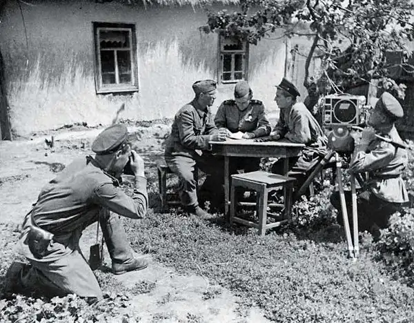 "Там, где мы бывали, Нам танков не давали..."