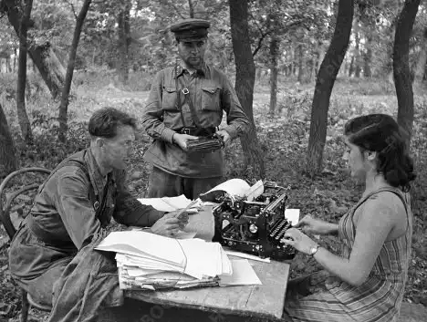 "Там, где мы бывали, Нам танков не давали..."