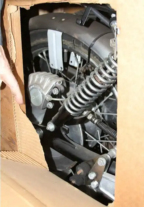 Капсула времени: партия новых британских мотоциклов 70-х годов в коробках