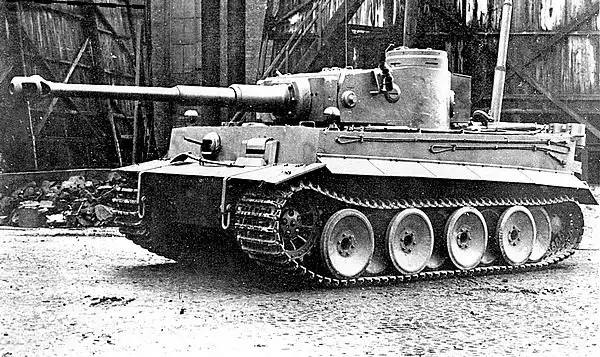 Почему Гудериан обвинял Гитлера в рассекречивании «Тигра», а «Пантеры» бросили в бой с неустраненными «детскими болезнями»