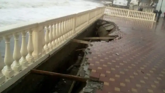 Мощный шторм обрушился на Сочи