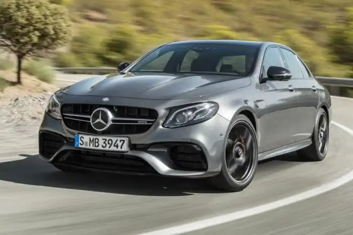 15 самых быстрых четырехдверных седанов на рынке