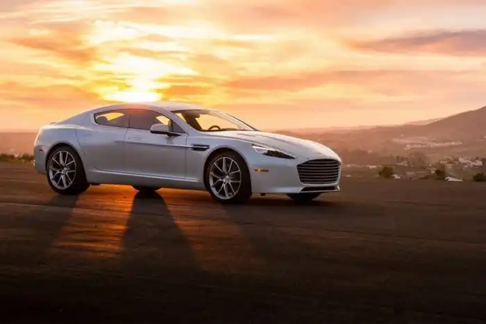 15 самых быстрых четырехдверных седанов на рынке