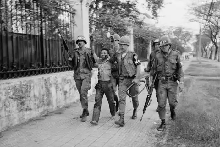 15 мрачных снимков времен войны во Вьетнаме