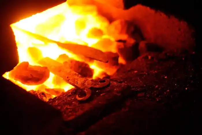 Как куют розы