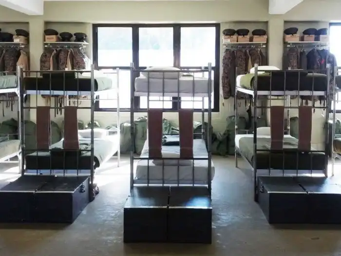 Как выглядят казармы, где живут и тренируются морские пехотинцы США