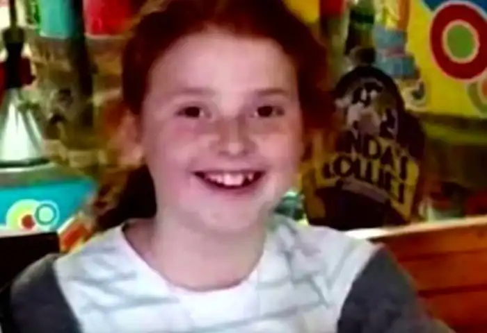 Сначала она весело смеялась, но через секунду все услышали страшный крик…