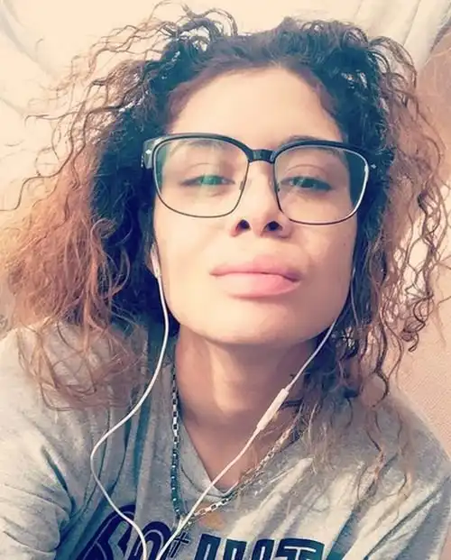 Баскетболистка Аманда Захуй из футбольного клуба «Надежда» выступает под фамилией матери Базокоу