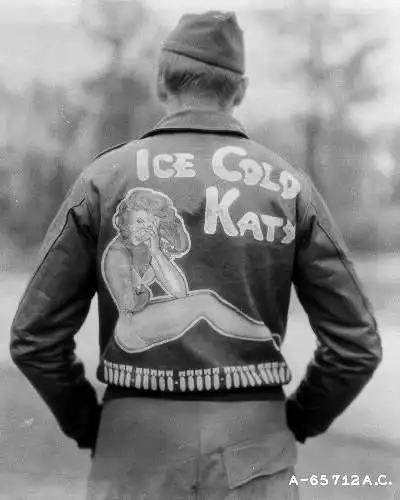 Рисунки на куртках американских пилотов Второй мировой войны