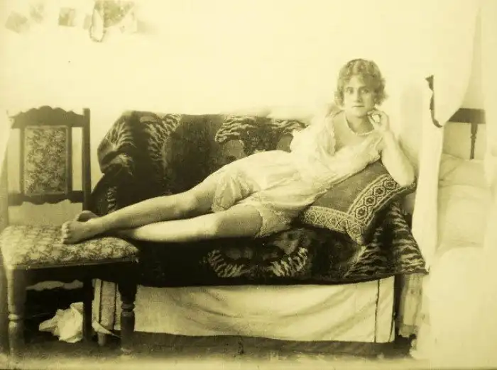 Как менялись лица иранских женщин 1920-1950-х годов