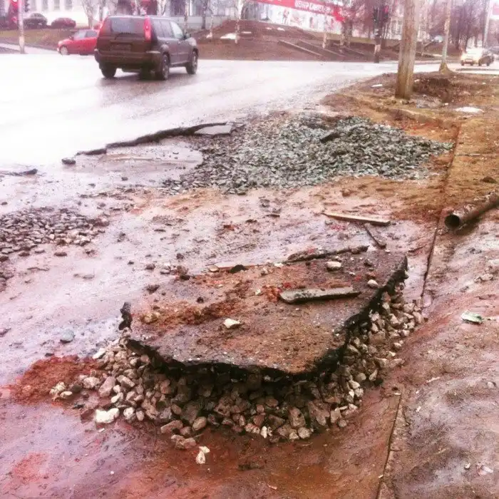 Весенний ремонт дорог: слабоумие и отвага