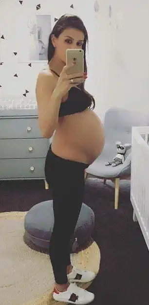 Teen Pregnant Selfie